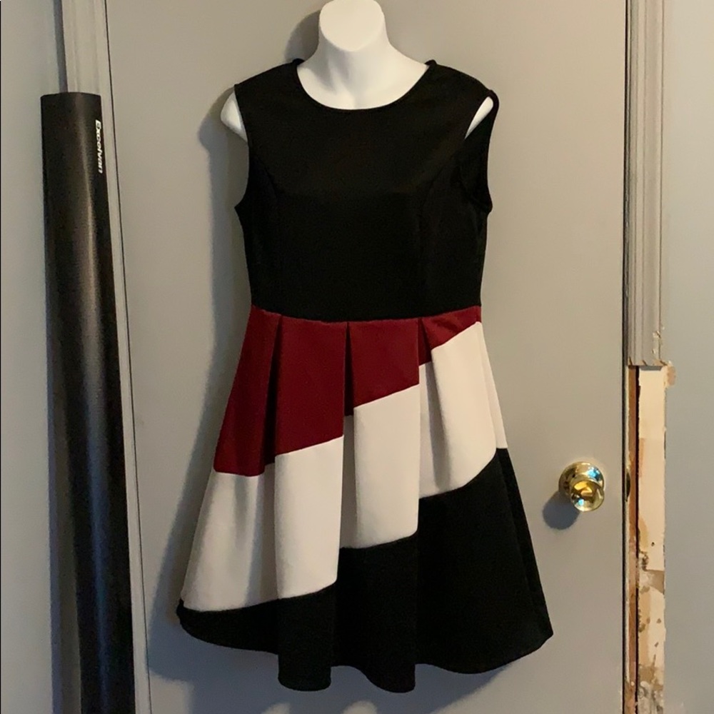 Women’s Semi-Formal Dress